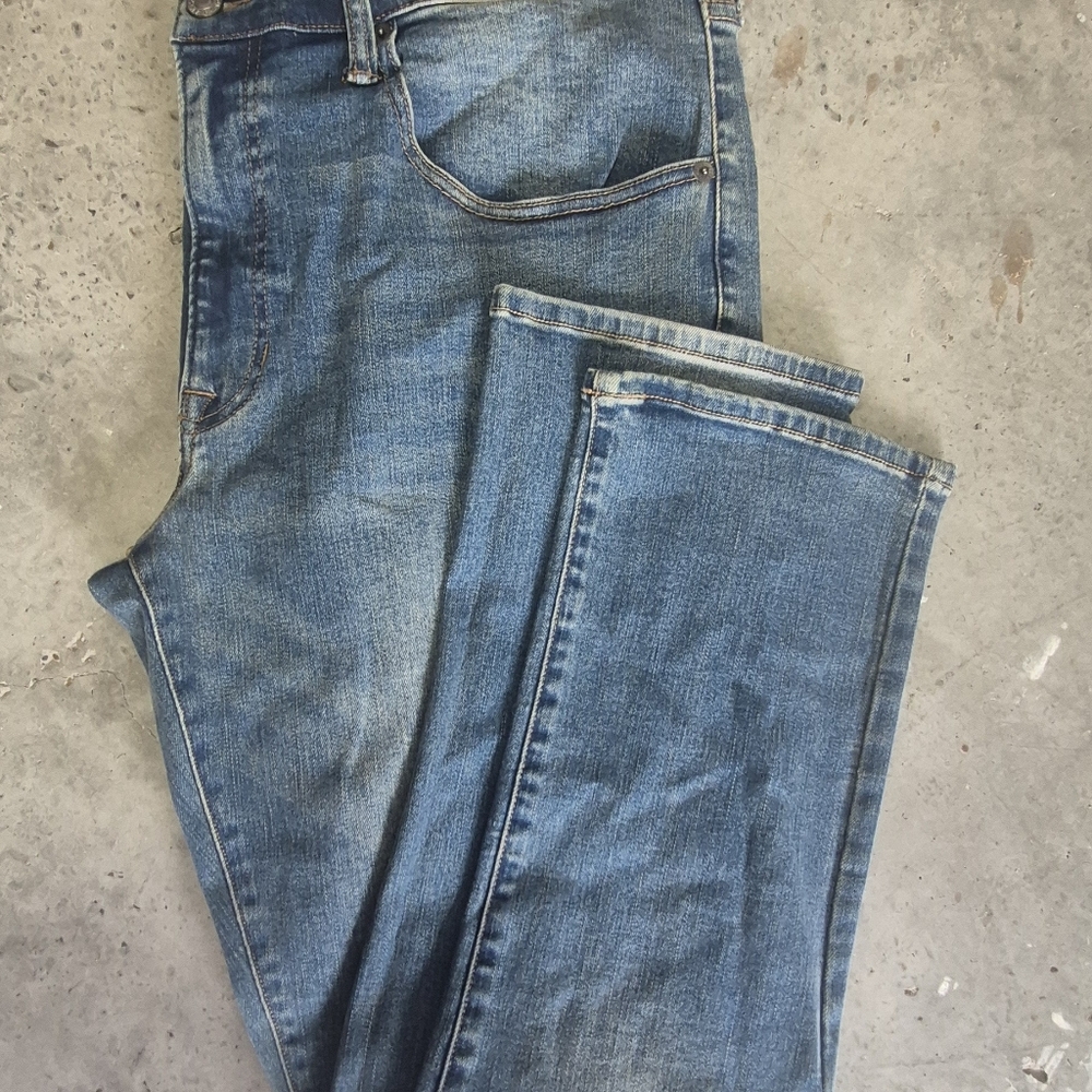 Arizona Jean Company Men's Classic Denim Jeans